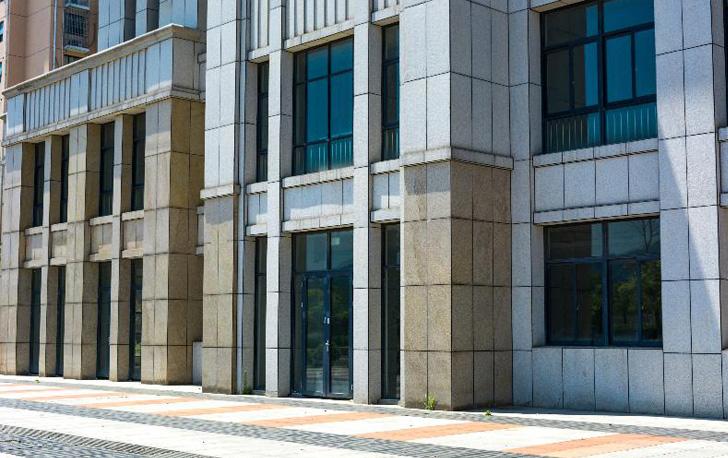 В Москве сократился выбор коммерческих помещений на первых этажах многоэтажек